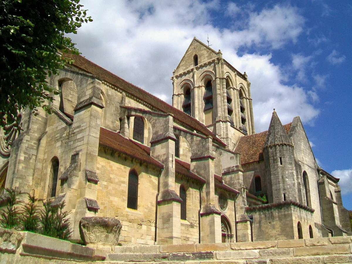Notre-Dame-de-l'Assomption church in Auvers-sur-Oise on a Giverny and Auvers day tour from Paris