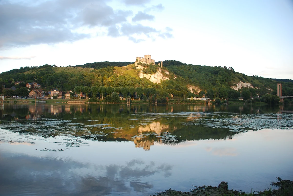 Château Gaillard on its hill above the Seine at Les Andelys, a day trip from Paris