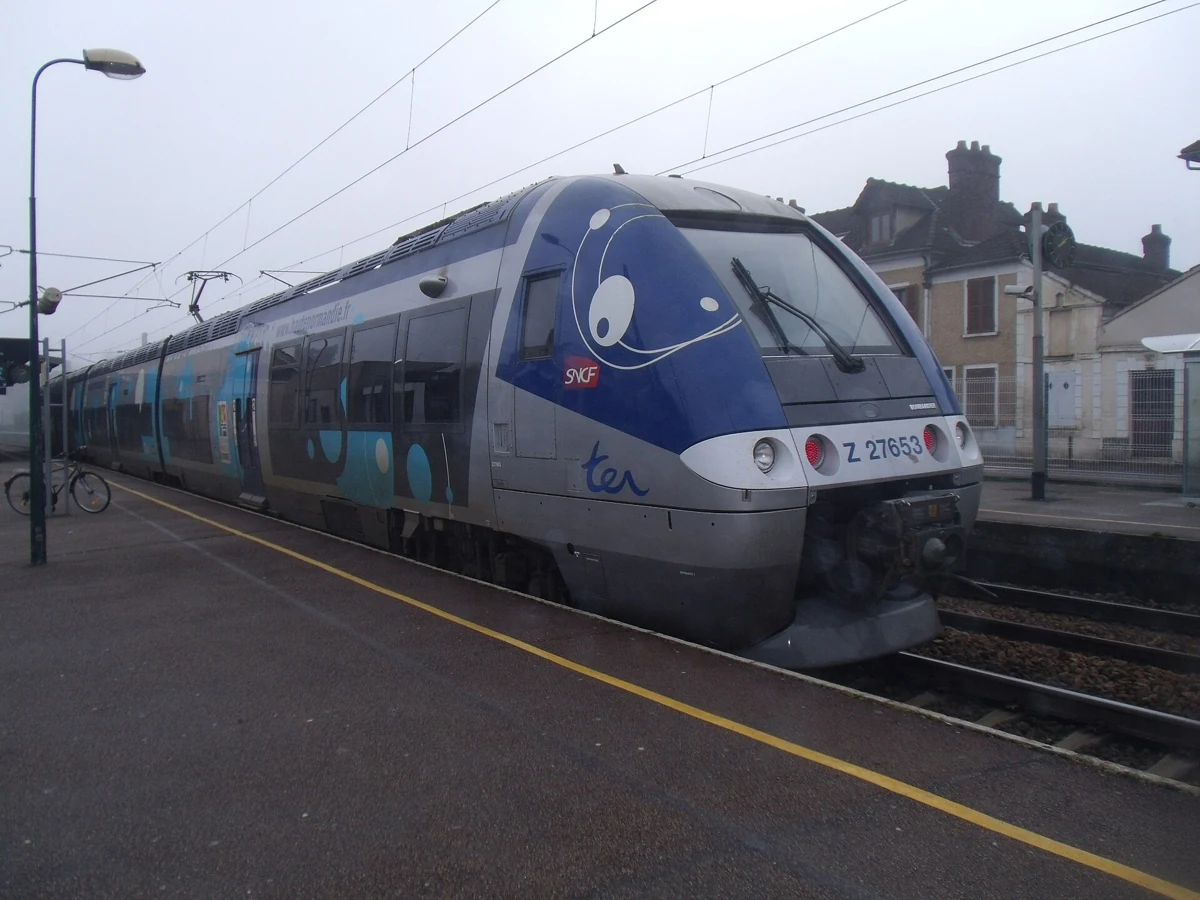 Regional TER train at Vernon station, the stop for a day trip from Paris to Giverny by train